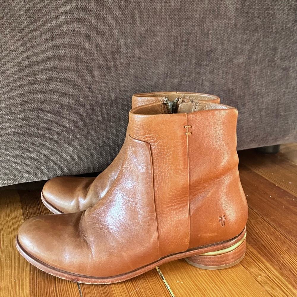 Frye Tan Charlie seem Leather Heeled Boots